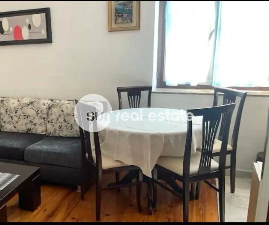 Shkoder, jepet me qera apartament 2+1+Ballkon Kati 3, 75 m² (CINARI)