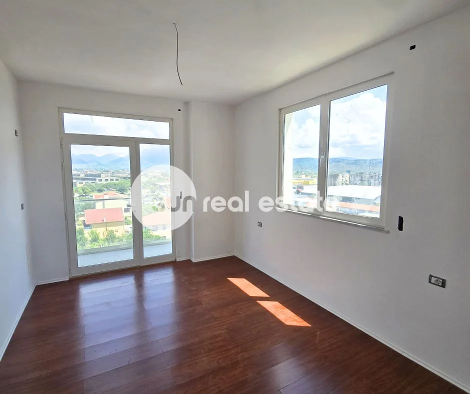 Shkoder, shitet apartament 1+1+Ballkon Kati 6, 89 m² (AFER POLICISE)