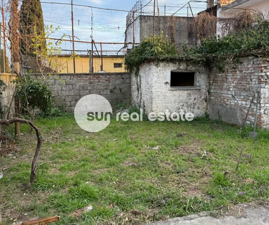 Shkoder, shitet shtepi 2+1 Kati 1, 400 m² 150.000 € (AFER VARREZAVE KATOLIKE, SHKODER)
