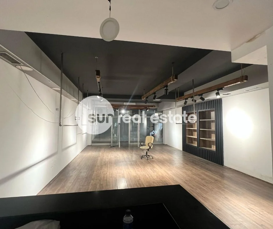Shkoder, shitet ambjent biznesi Kati 1, 100 m² 130.000 € (QENDER)