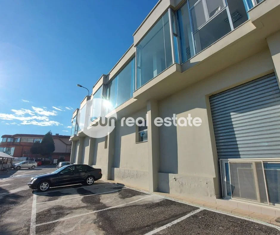 Shkoder, jepet me qera ambjent biznesi Kati 1, 800 m² (afër Resorant Shqiponja)