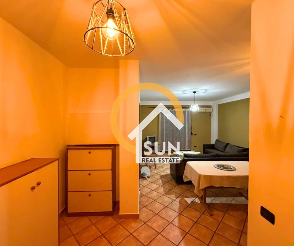 Shkoder, jepet me qera apartament 1+1+Ballkon Kati 2, 80 m² 300 € (RR. AT GJERGJ FISHTA)