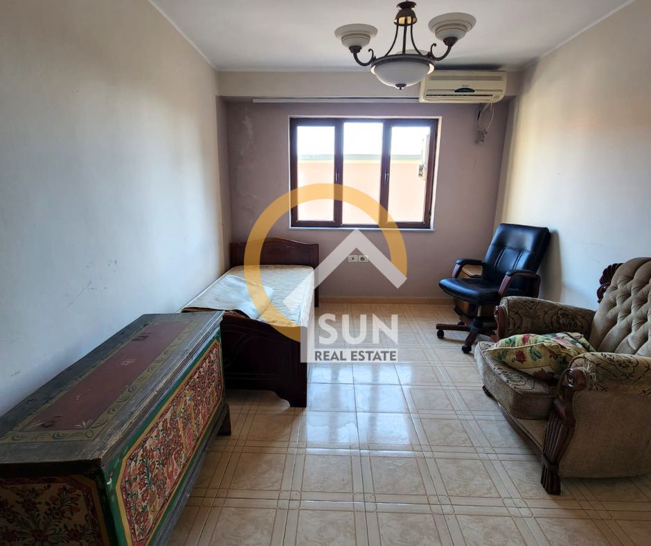 Shkoder, jepet me qera apartament 2+1+Ballkon Kati 1, 85 m² (KRYQEZIMI PREK CALI)