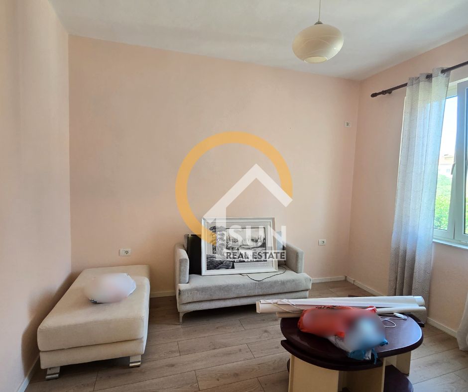 Shkoder, jepet me qera shtepi 2+1 Kati 2, 120 m² 