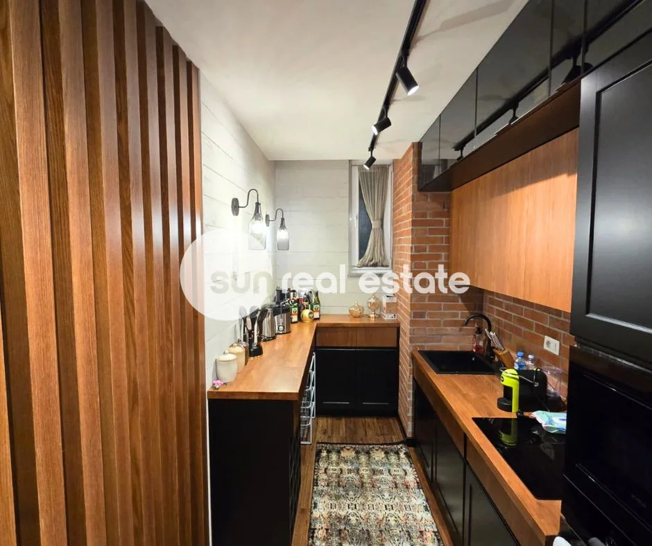 Shkoder, jepet me qera apartament 2+1+Ballkon Kati 2, 120 m² (AFER ARGENTIT, SHKODER)