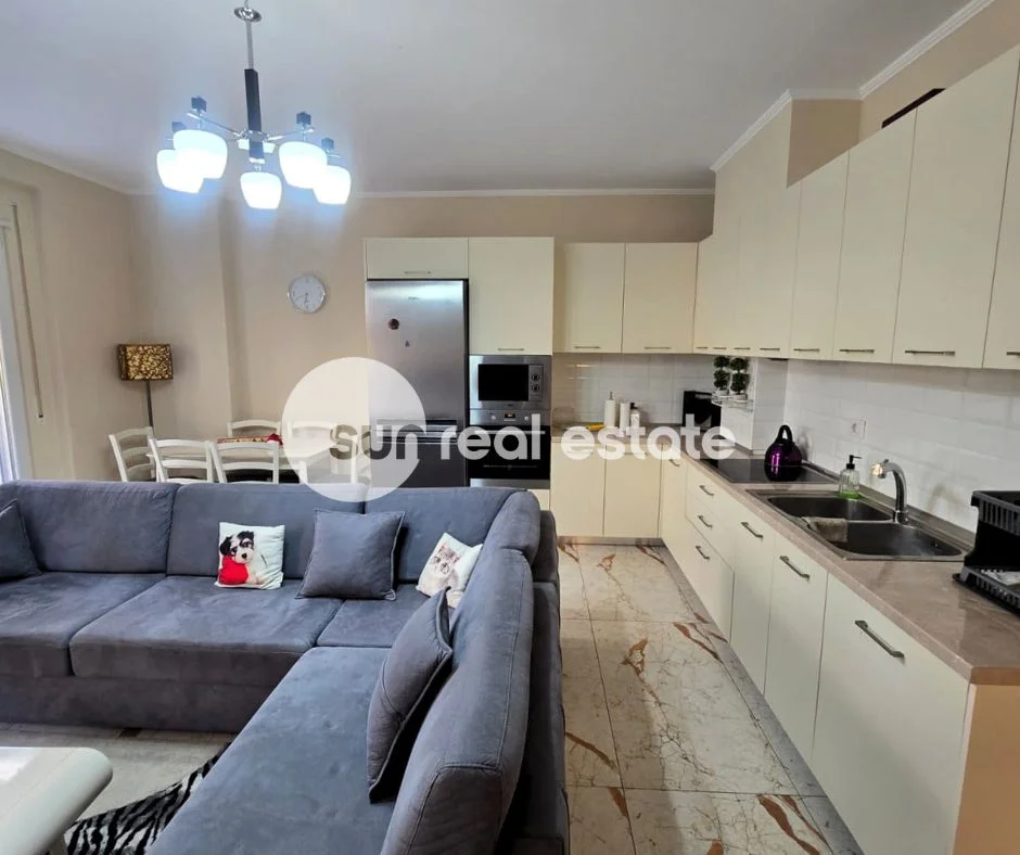 Shkoder, jepet me qera apartament 2+1+Ballkon Kati 0, 92 m² 