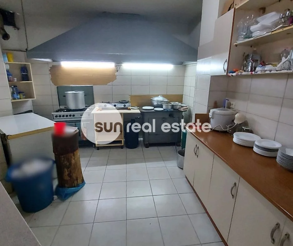 Shkoder, jepet me qera ambjent biznesi Kati 0, 190 m² 1.500 € 