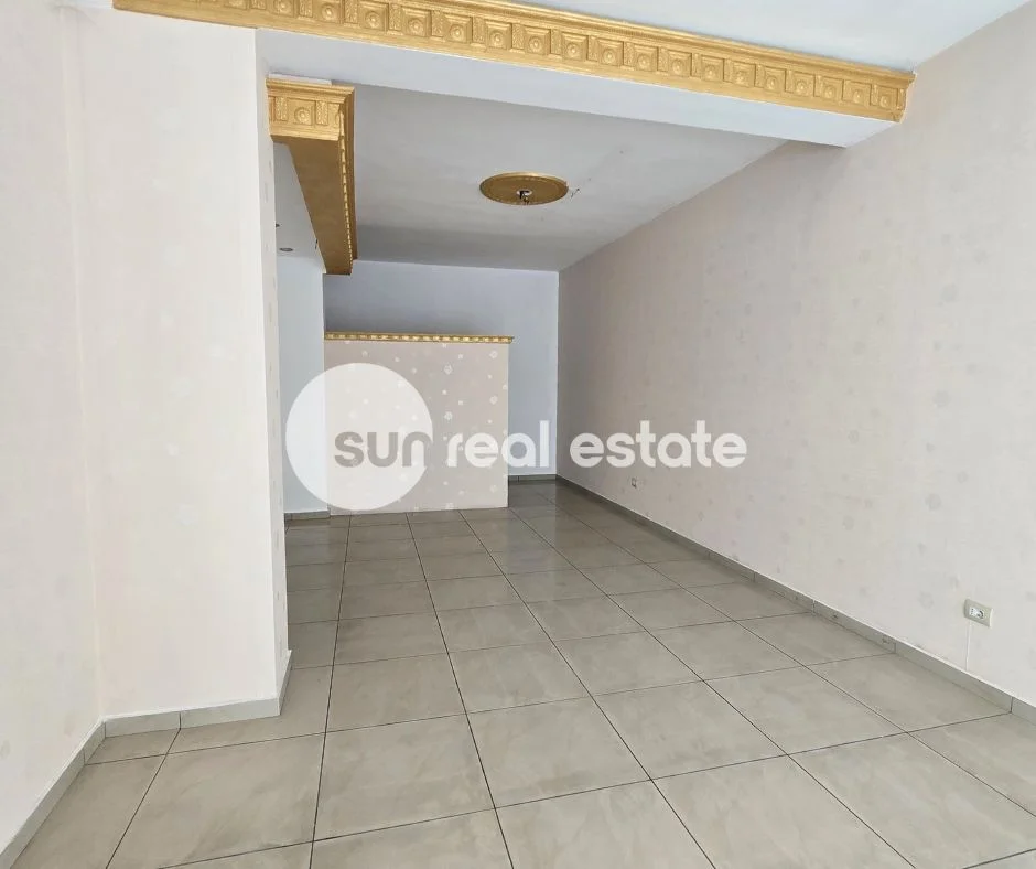 Shkoder, jepet me qera ambjent biznesi Kati 0, 44 m² (PARRUCE)