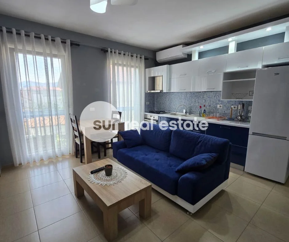 Shkoder, jepet me qera apartament 1+1+Ballkon Kati 2, 60 m² 400 € (GJUHADOL)