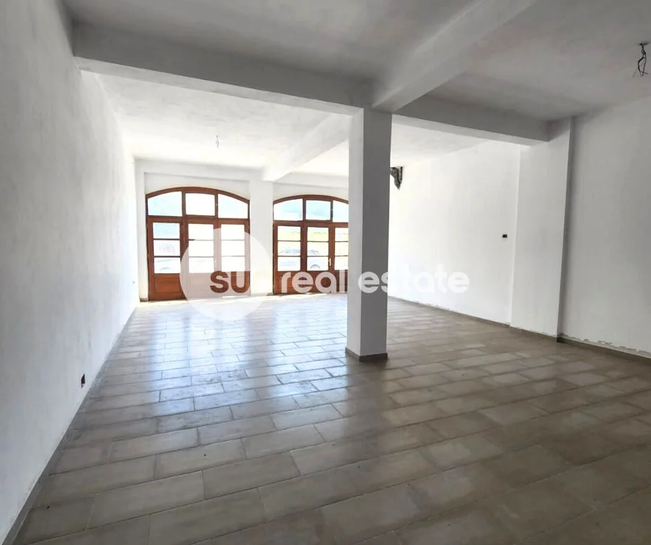 Shkoder, jepet me qera ambjent biznesi Kati 0, 140 m² (RR. KARDINAL MIKEL KOLIQI)