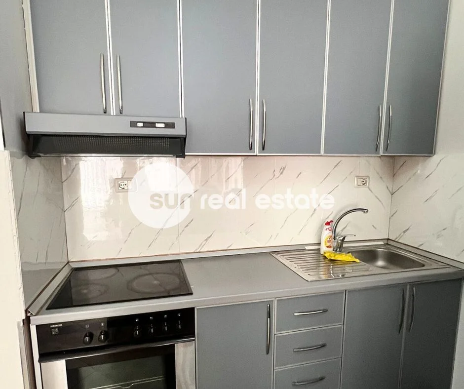 Shkoder, jepet me qera apartament 1+1+Ballkon Kati 5, 64 m² (PARRUCE)