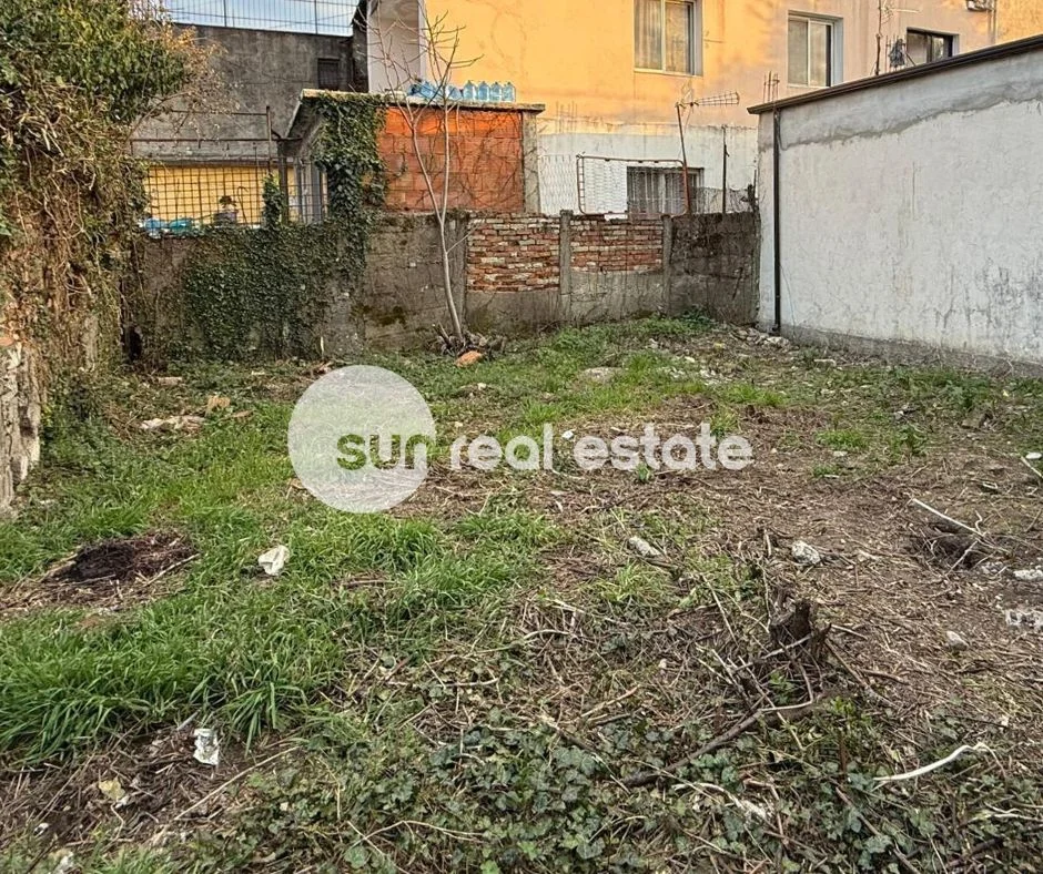Shkoder, shitet shtepi 2+1 Kati 1, 400 m² 150.000 € (AFER VARREZAVE KATOLIKE, SHKODER)