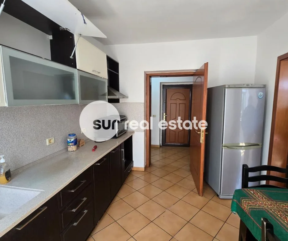 Shkoder, jepet me qera apartament 2+1+Ballkon Kati 2, 72 m² (LULISHTJA TEK SAHATI, SHKODER)