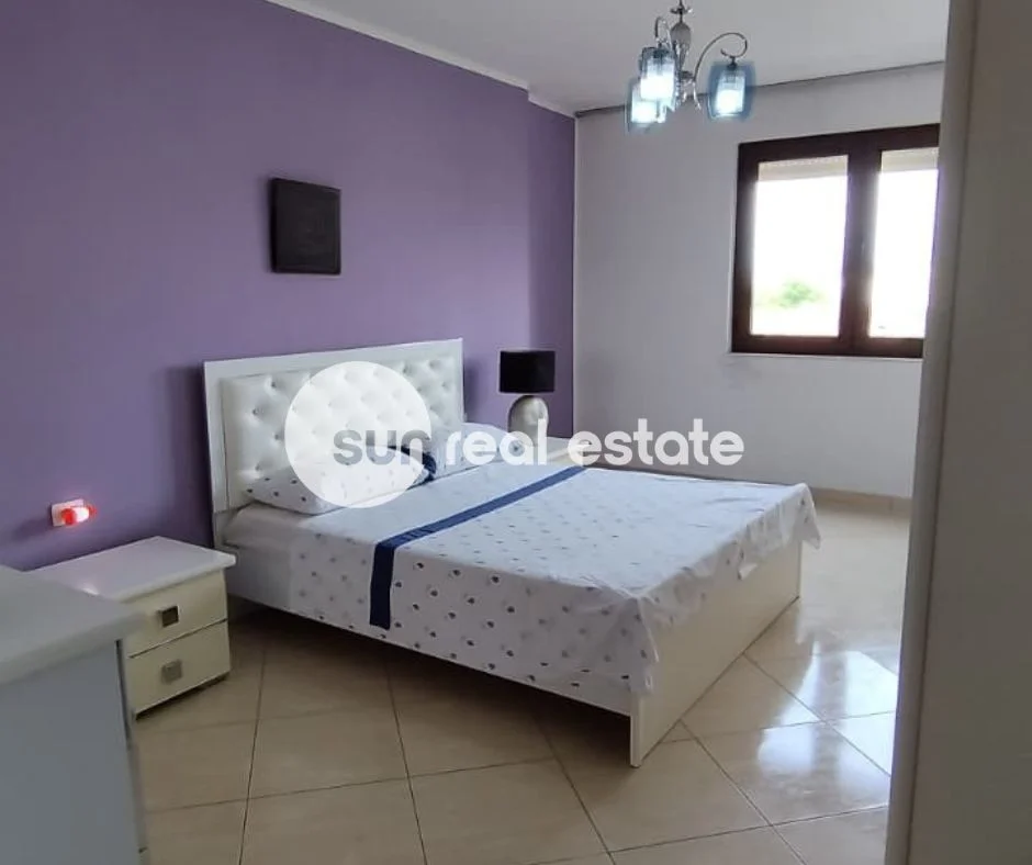 Shkoder, jepet me qera apartament 2+1+Ballkon Kati 3, 136 m² (PEDONALE BASHKIA)
