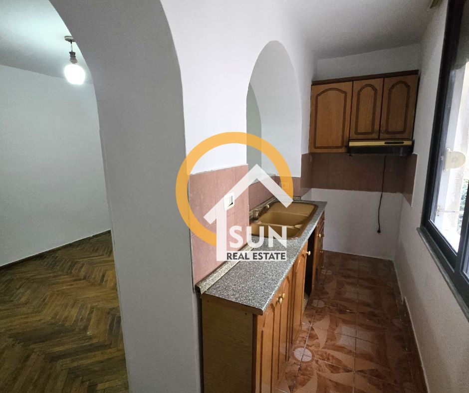 Shkoder, jepet me qera apartament 2+1+Ballkon Kati 2, 75 m² (PARRUCE)