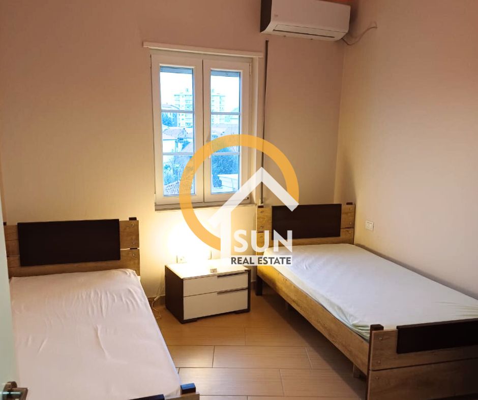 Shkoder, jepet me qera apartament 2+1+Ballkon Kati 2, 110 m² (RR. LUDOVIK SARACI)