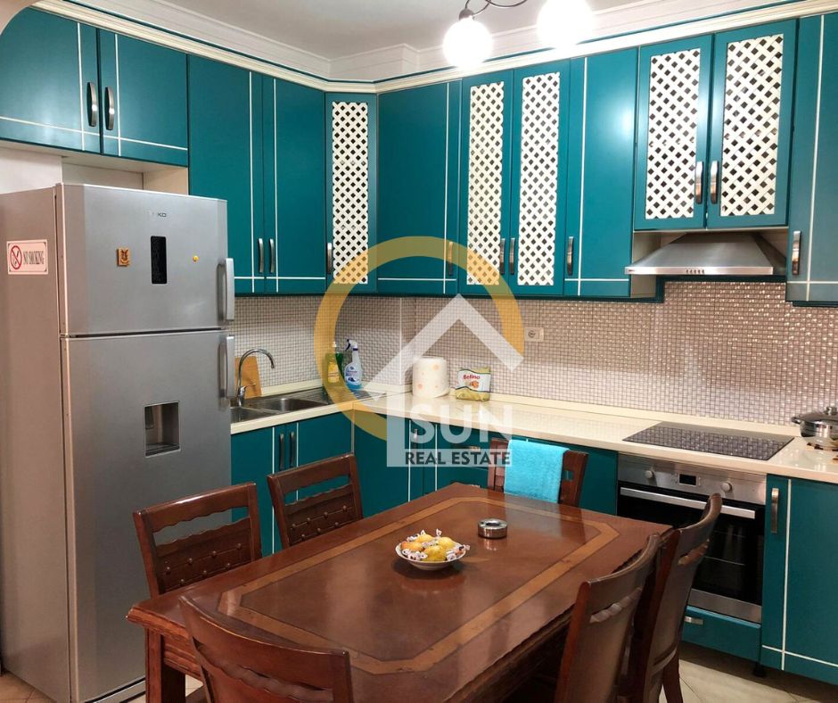 Shkoder, jepet me qera apartament 1+1+Ballkon Kati 6, 96 m² 500 € (rr. GEREJ)