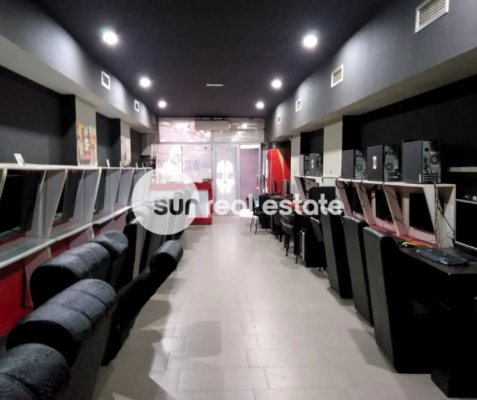 Shkoder, shitet ambjent biznesi Kati -1, 70 m² 130.000 € (QENDER)