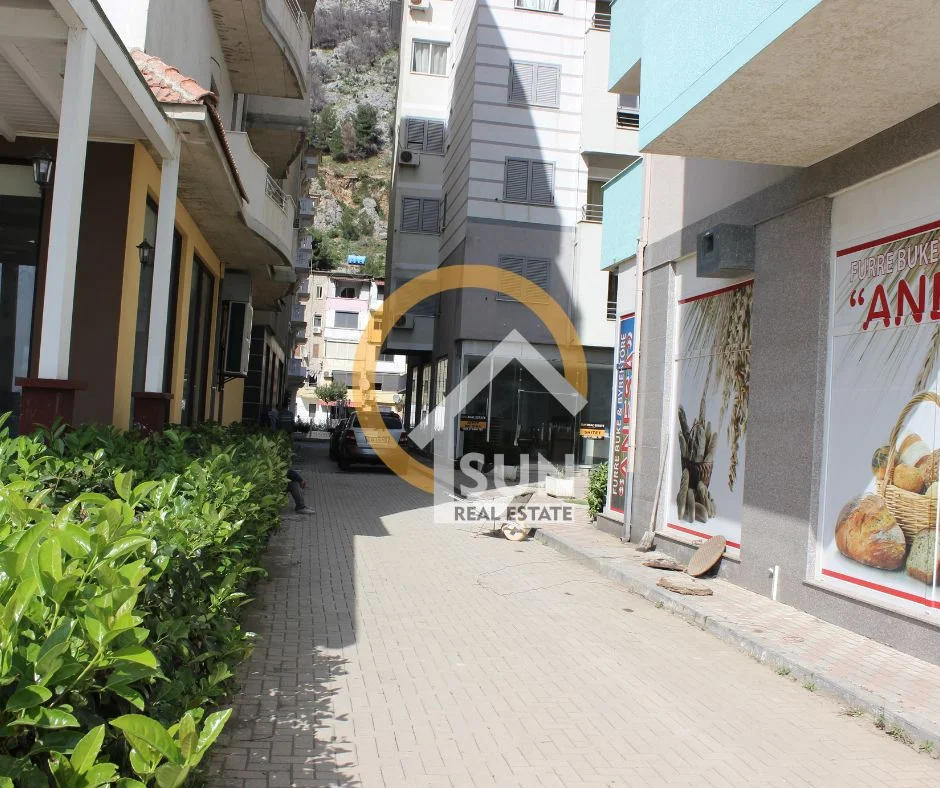 Shkoder, shitet ambjent biznesi , Kati 0, 138 m² 190,000 € (SHENGJIN)