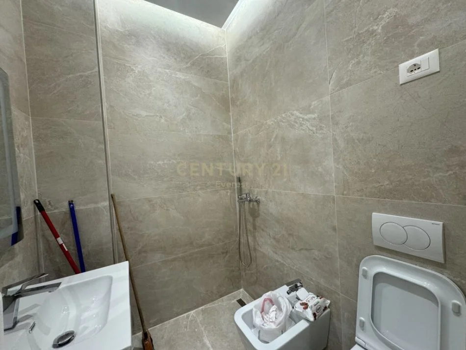 Tirane, shitet garsonier 1+1 Kati 1, 36 m² 98.000 € (21 DHJETORI)