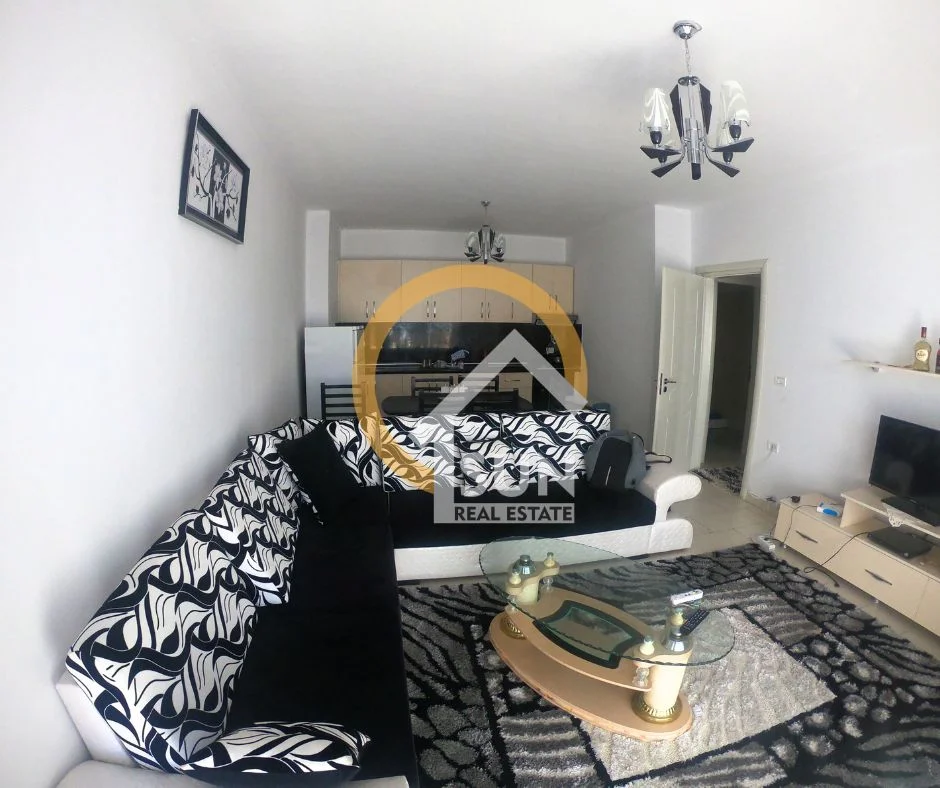 Shkoder, jepet me qera apartament 1+1+Ballkon Kati 4, 67 m² (RUS)