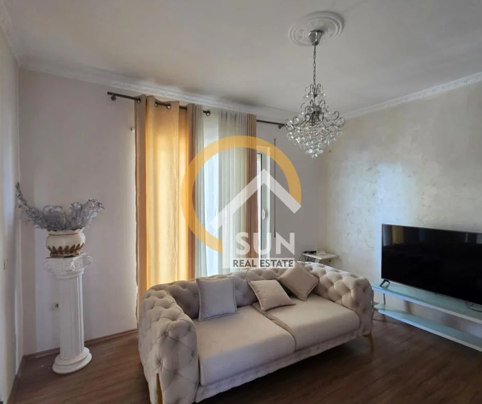 Shkoder, shitet Vile 4+1+Aneks+Ballkon Kati 0, 1.000 m² 250.000 € (DOBRAC, SHKODER)