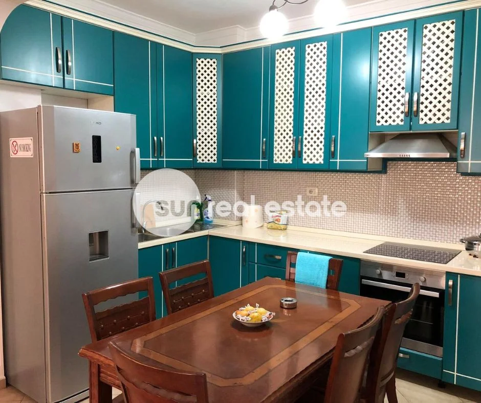 Shkoder, jepet me qera apartament 2+1+Ballkon Kati 6, 96 m² 500 € (KISHA E MADHE)