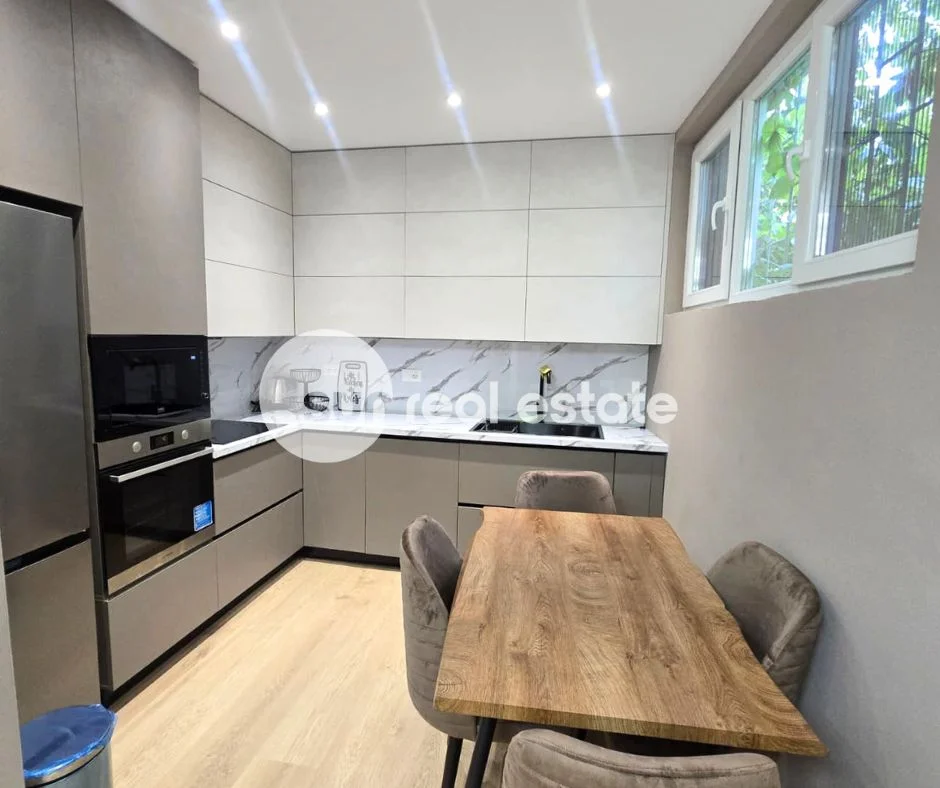 Shkoder, jepet me qera apartament 2+1+Ballkon Kati 0, 82 m² (GJUHADOL)