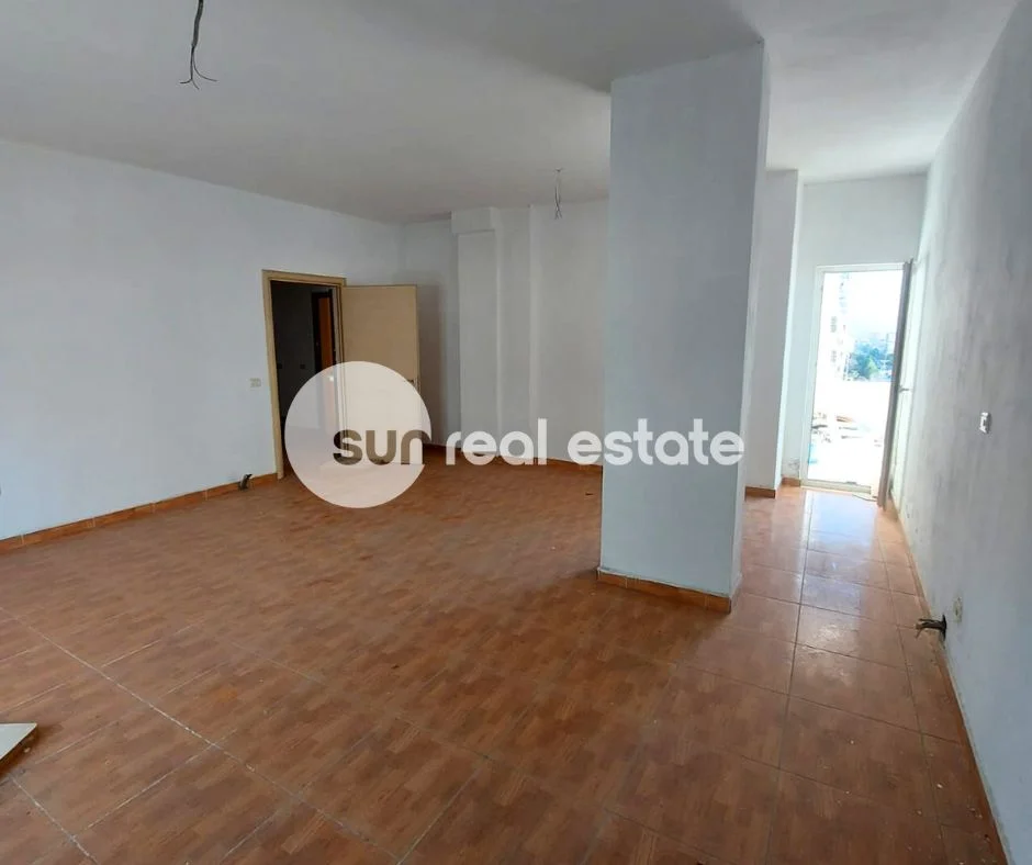Shkoder, shitet apartament 3+1+Ballkon Kati 6, 230 m² 286.000 € (QENDER)