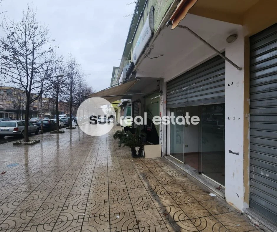 Shkoder, jepet me qera ambjent biznesi Kati 0, 45 m² (BULEVARDI SKENDERBEU)