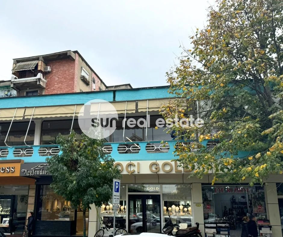 Shkoder, jepet me qera ambjent biznesi Kati 1, 312 m² 2.000 € (RUS)