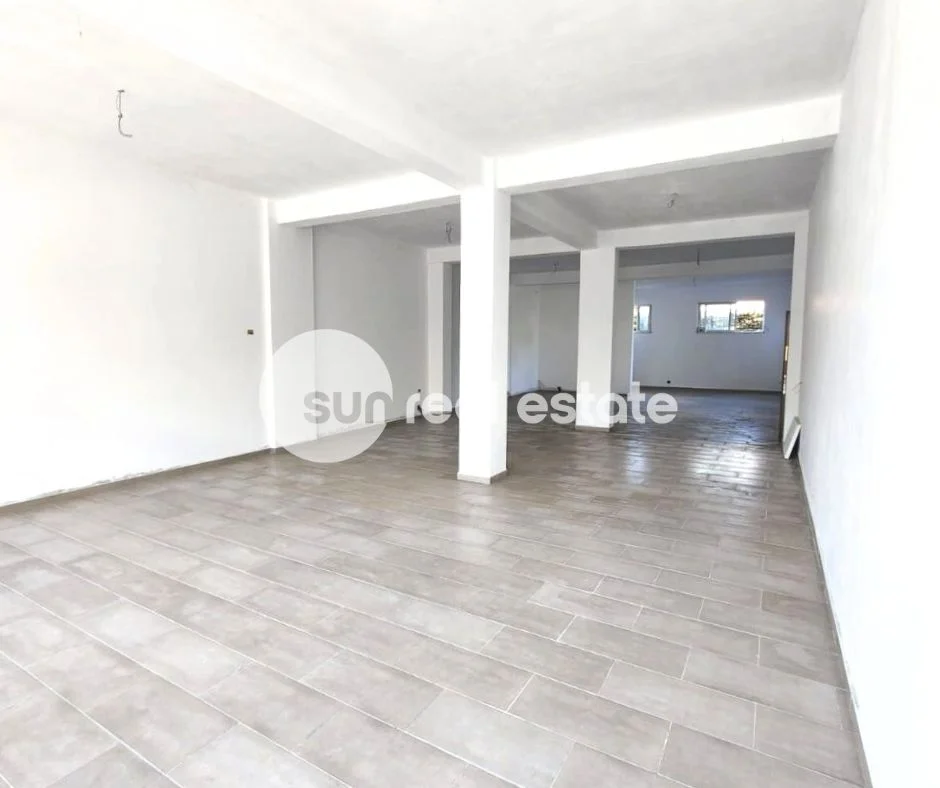 Shkoder, jepet me qera ambjent biznesi Kati 0, 140 m² (RR. KARDINAL MIKEL KOLIQI)