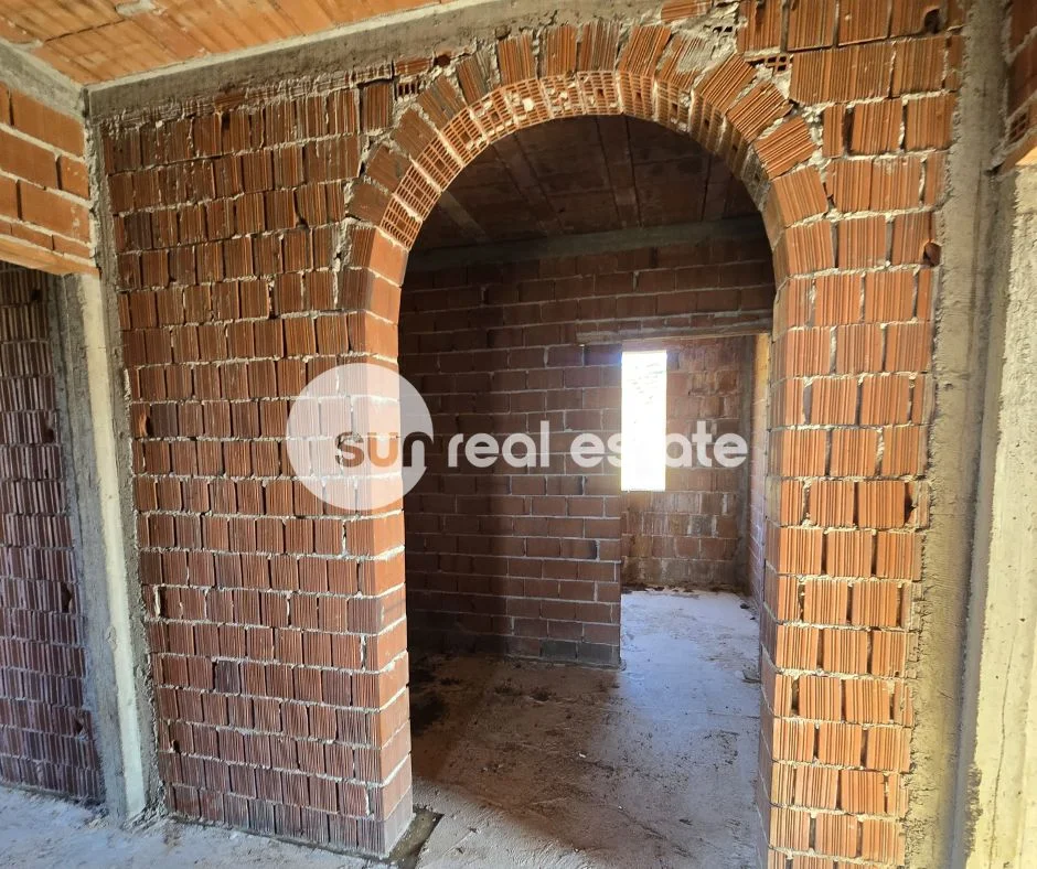 Shkoder, shitet Vile Kati 1, 6.500 m² 160.000 € (SHKODER-VELIPOJE)