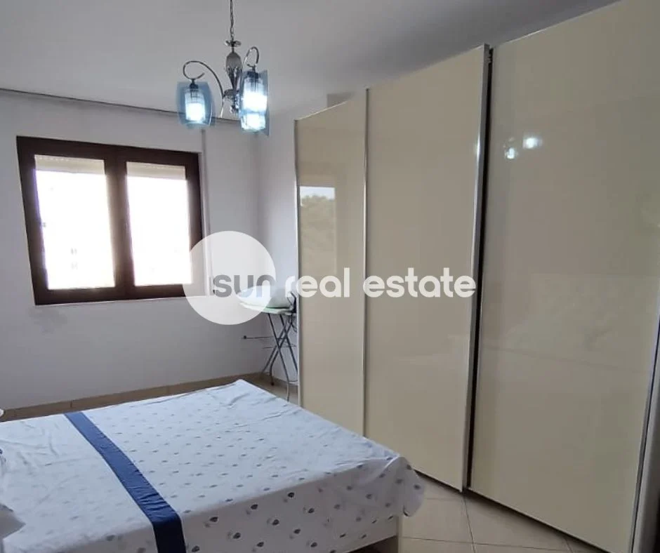 Shkoder, jepet me qera apartament 2+1+Ballkon Kati 3, 136 m² (PEDONALE BASHKIA)