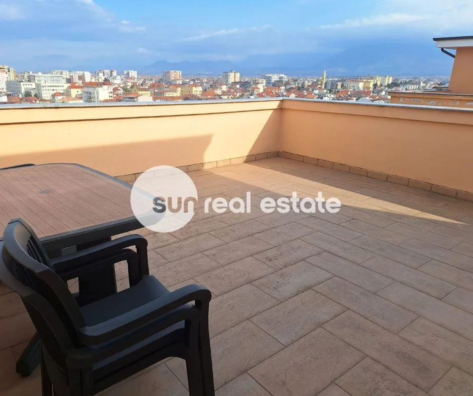 Shkoder, jepet me qera apartament 1+1+Ballkon Kati 9, 98 m² (PERBALLE KISHES SE MADHE)