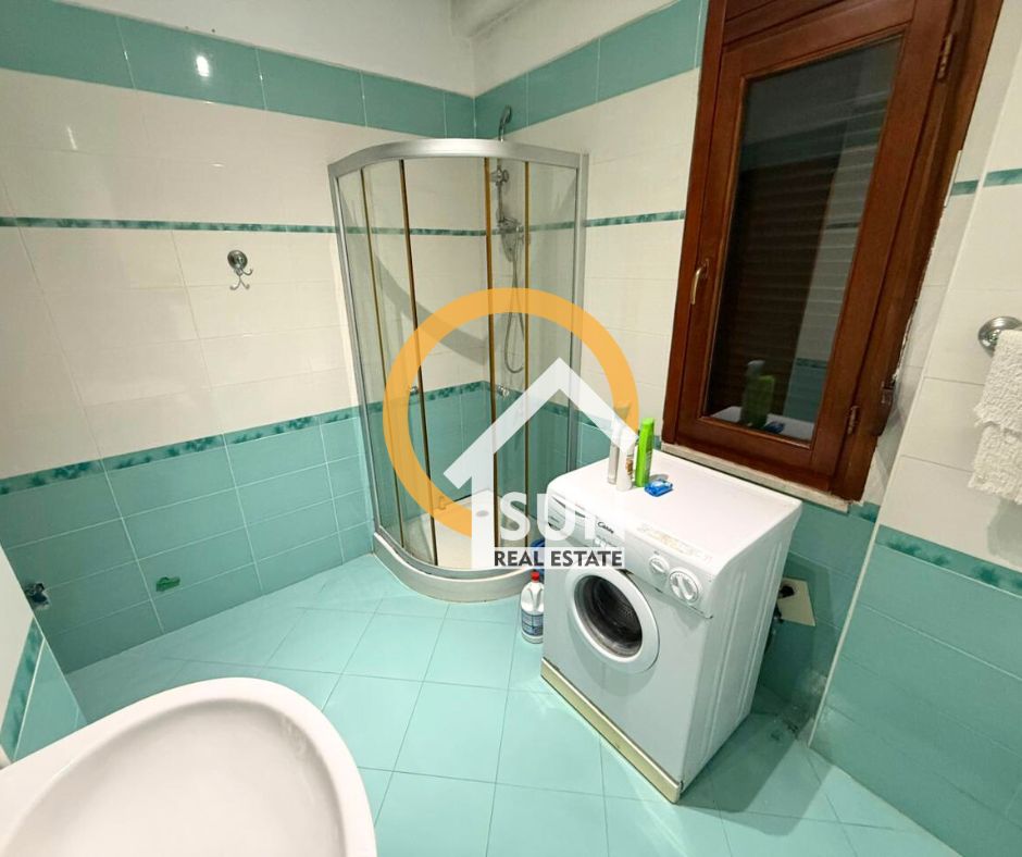 Shkoder, jepet me qera apartament 1+1+Ballkon Kati 2, 80 m² 300 € (RR. AT GJERGJ FISHTA)