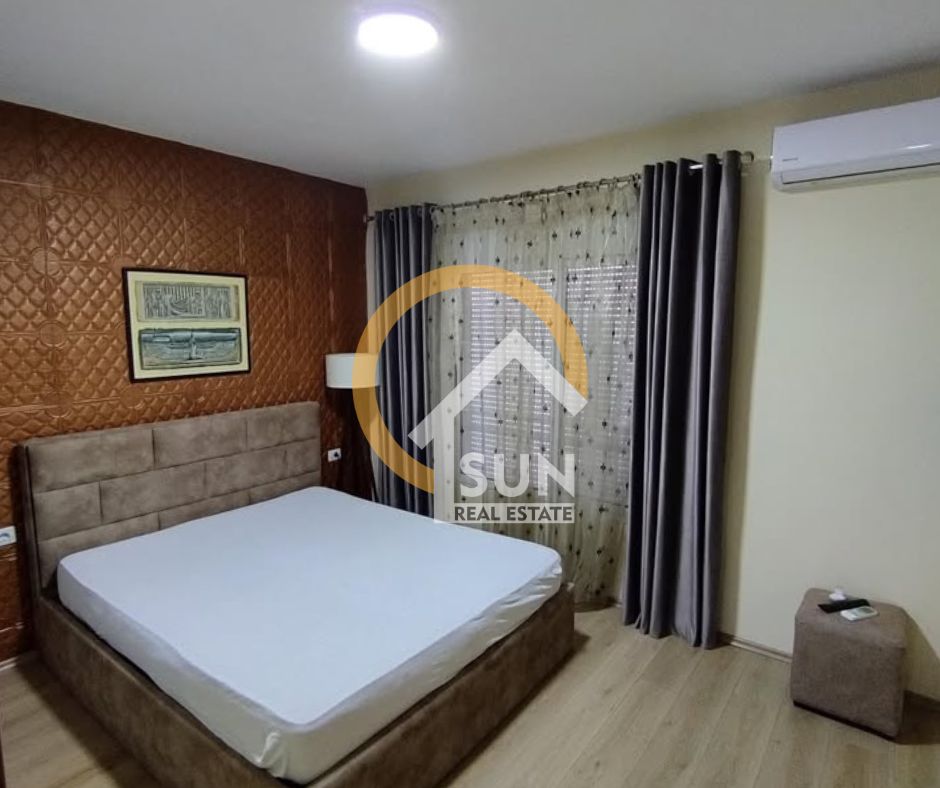 Shkoder, jepet me qera shtepi 2+1 Kati 0, 420 m² 600 € (rr. Muhamet Dibra)