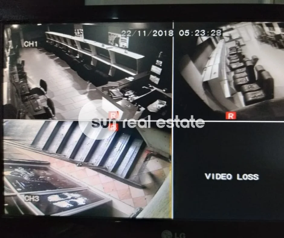 Shkoder, shitet ambjent biznesi Kati -1, 70 m² 130.000 € (QENDER)