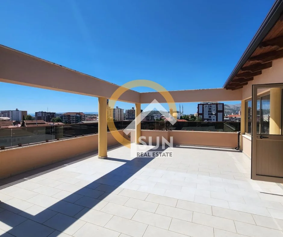 Shkoder, jepet me qera ambjent biznesi Kati 5, 370 m² (rr. Hasan Riza Pasha)