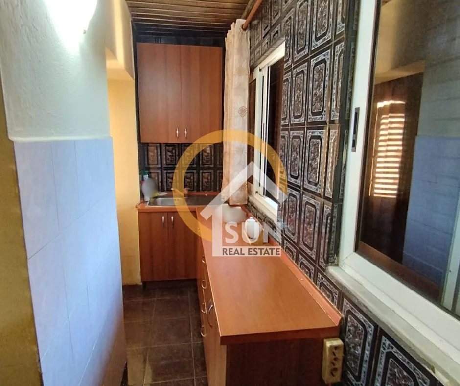 Shkoder, jepet me qera apartament 1+1 Kati 4, (PRANE SHKOLLES MARTIN CAMAJ)