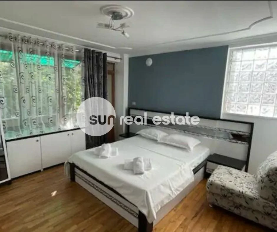 Shkoder, jepet me qera apartament 2+1+Ballkon Kati 3, 75 m² (CINARI)