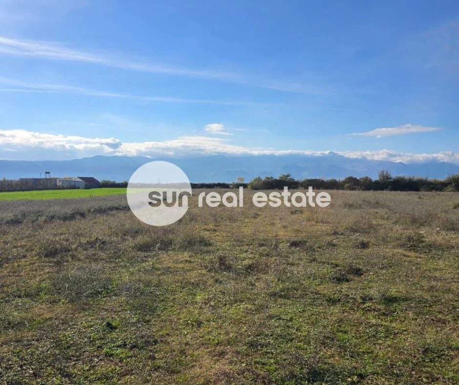 Shkoder, shitet toke , 8.000 m² 75.000 € (OMARAJ, VRAKE)