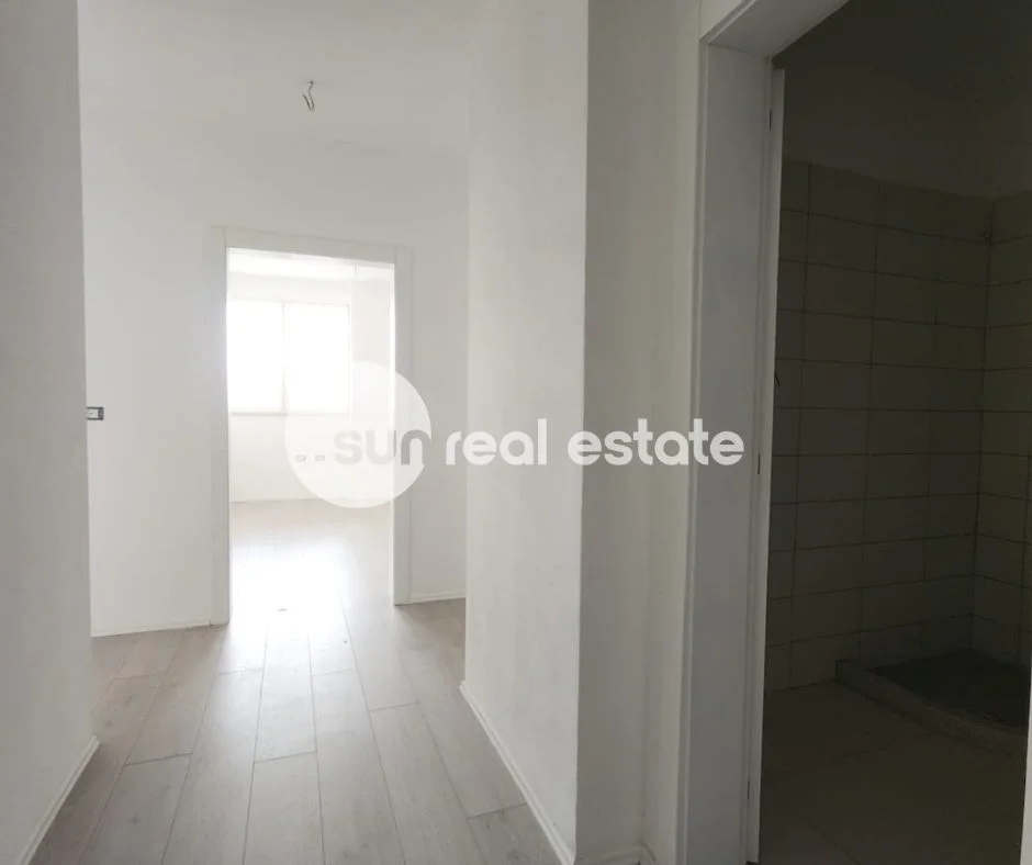 Shkoder, shitet apartament 2+1+Ballkon Kati 7, 98 m² 117.600 € (AFER POLICISE)