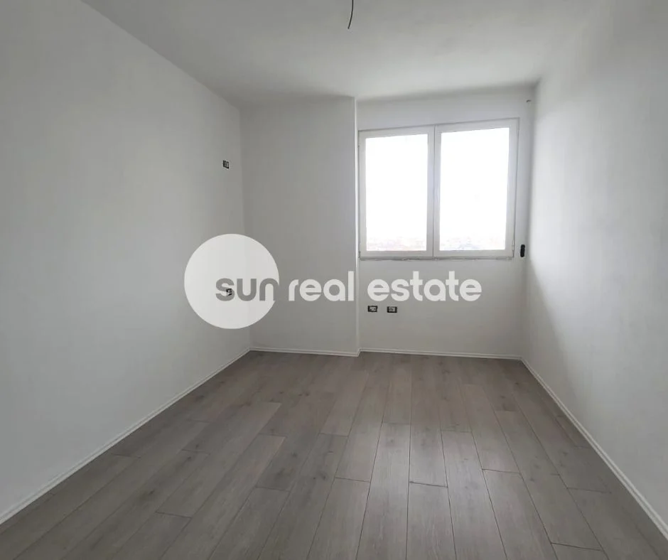 Shkoder, shitet apartament 2+1+Ballkon Kati 6, 110 m² 132.000 € (AFER POLICISE, SHKODER)