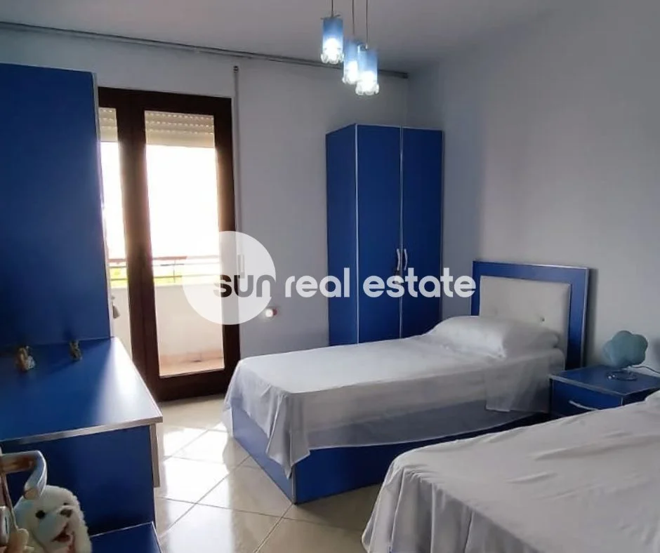 Shkoder, jepet me qera apartament 2+1+Ballkon Kati 3, 136 m² (PEDONALE BASHKIA)