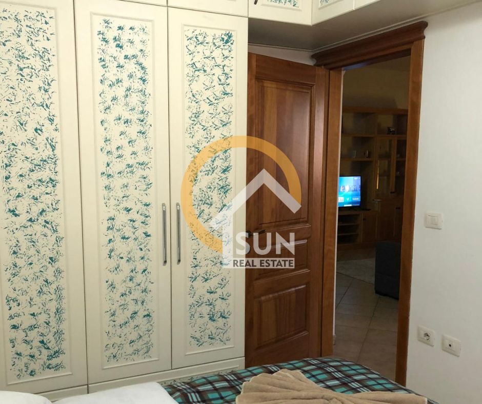 Shkoder, jepet me qera apartament 1+1+Ballkon Kati 6, 96 m² 500 € (rr. GEREJ)