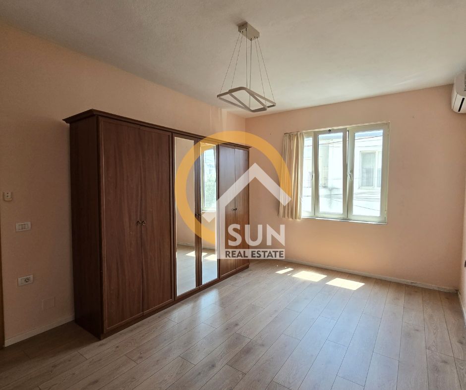 Shkoder, jepet me qera shtepi 2+1 Kati 2, 120 m² 