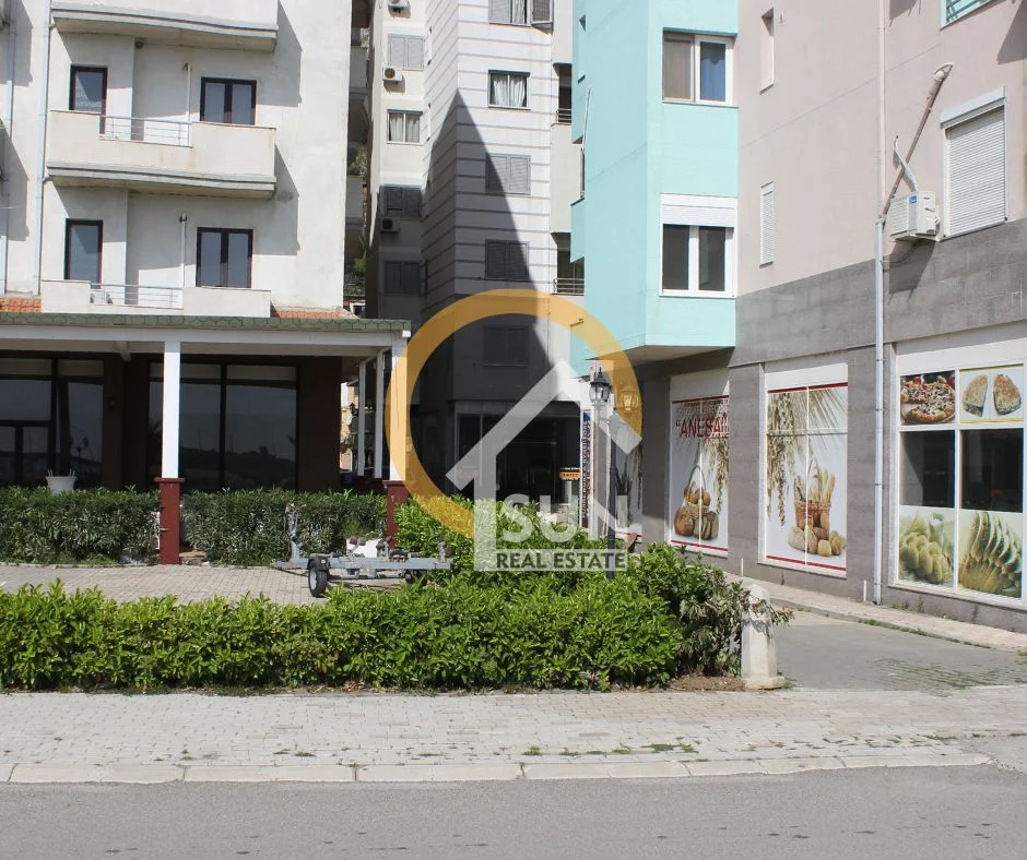 Shkoder, shitet ambjent biznesi , Kati 0, 138 m² 190,000 € (SHENGJIN)