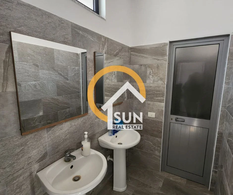 Shkoder, shitet ambjent biznesi Kati 0, 180 m² (PARRUCE)