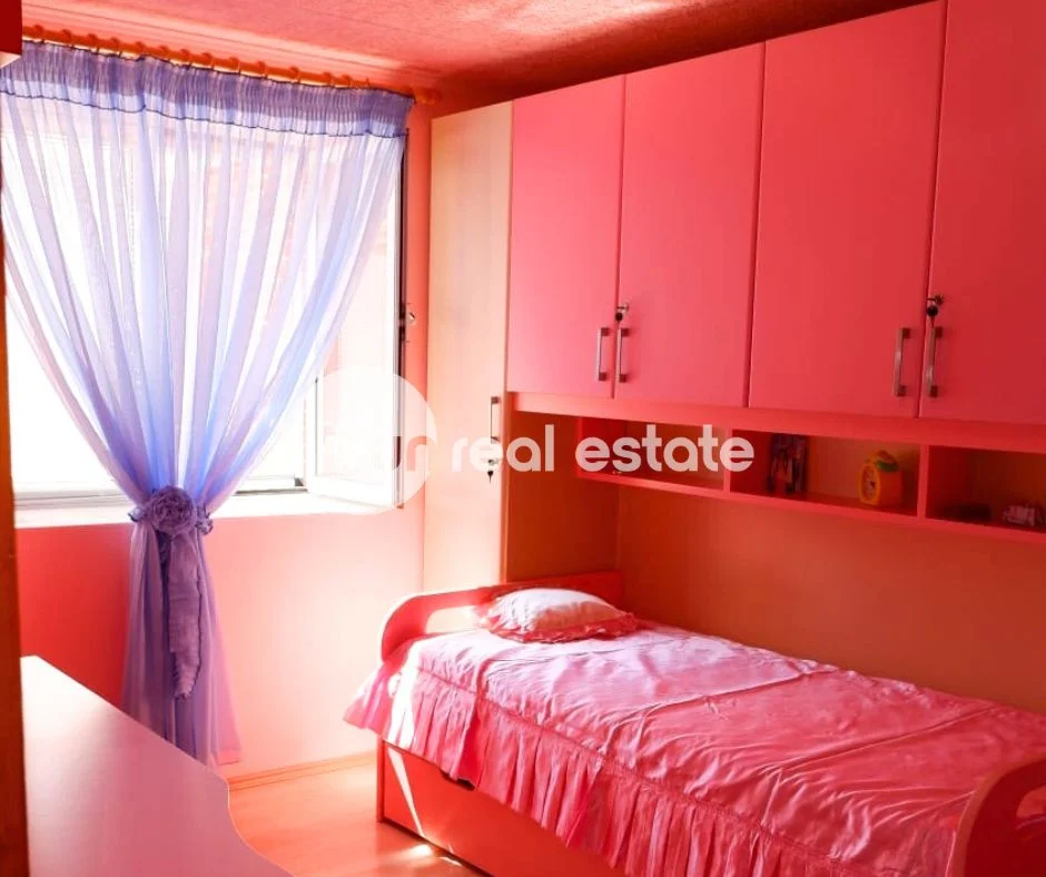 Shkoder, jepet me qera Vile 3+1 Kati 0, 100 m² 700 € 